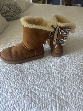 UGG Chestnut Shearling Bow Back Boots